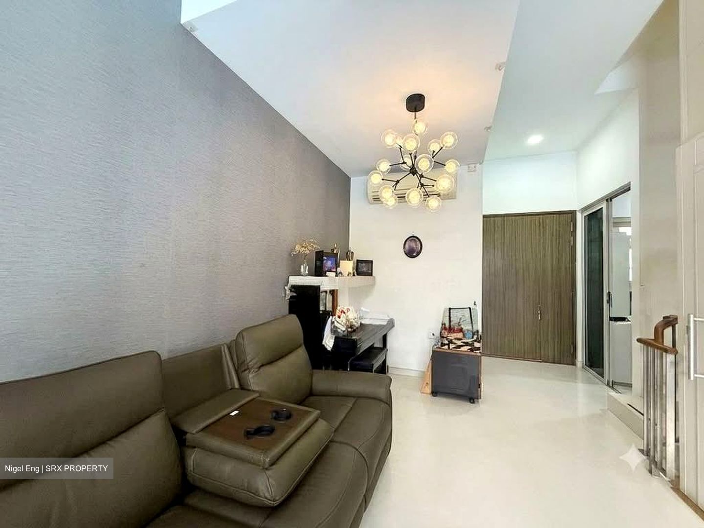 West Coast Drive (D5), Terrace #623092641